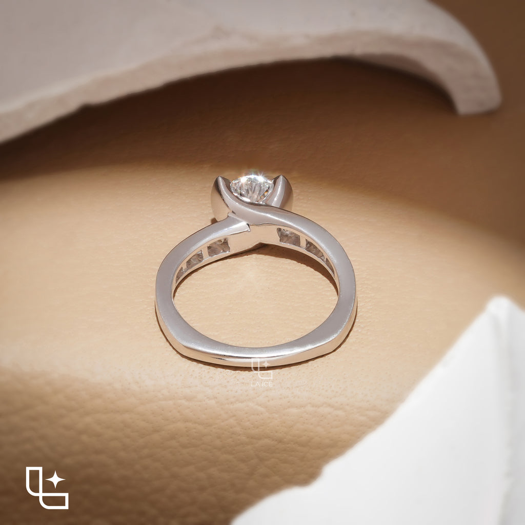 Round Cut Sculptural Solitaire Ring with Pavé Accents, 1.35 CT Total Diamond Weight