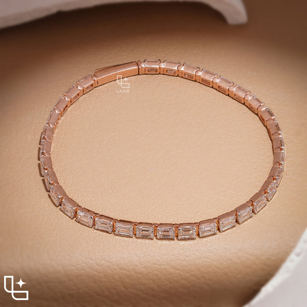 Emerald Cut Tennis Bracelet with Classic Rectangular Stones, 14 CT Diamond Weight, 16 g Metal Weight