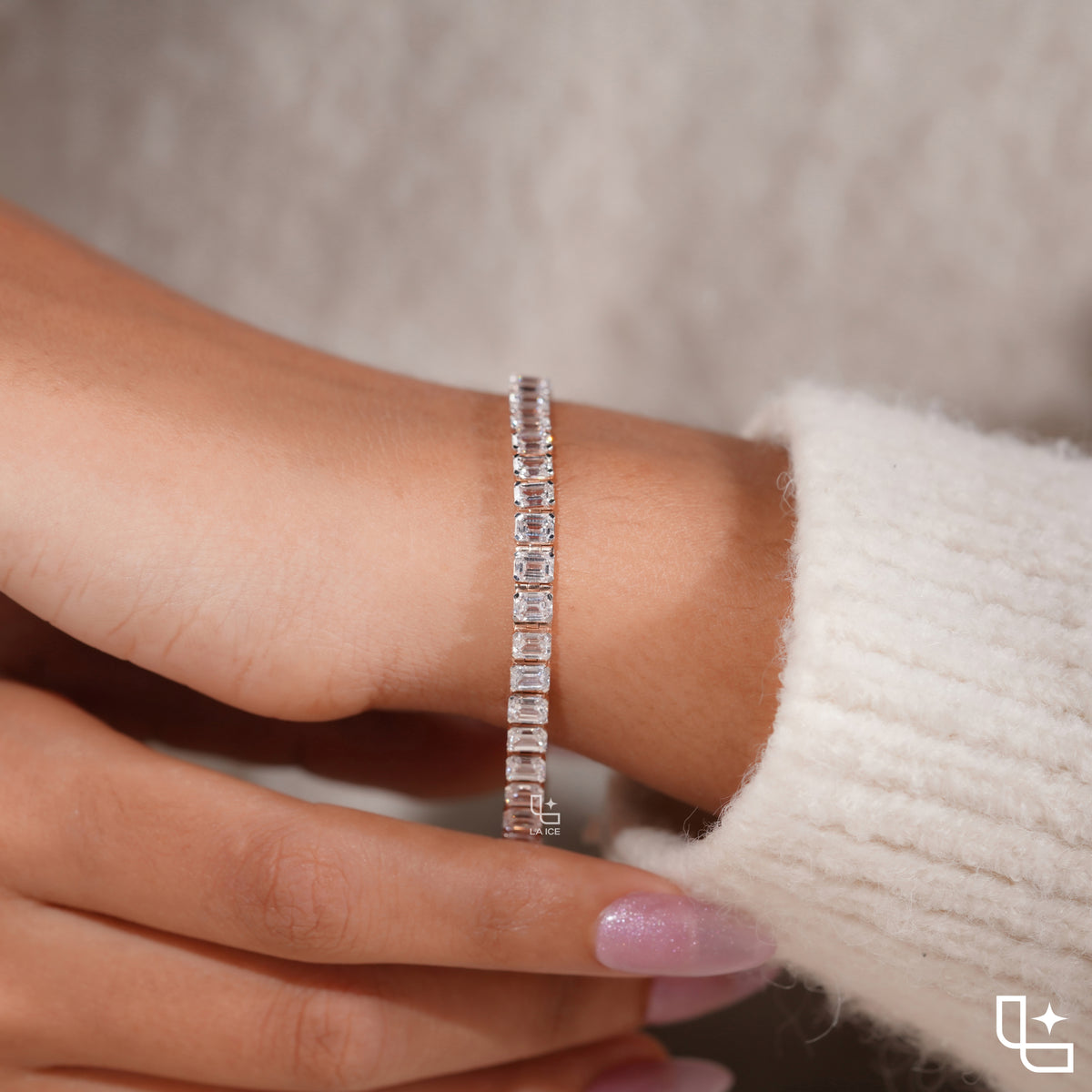 Emerald Cut Tennis Bracelet with Classic Diamond Links, 12 CT Diamond Weight, 16 g Metal Weight