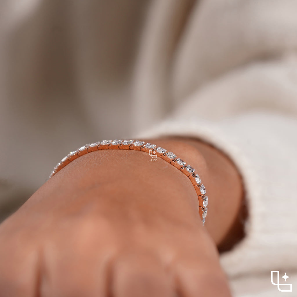 Emerald Cut Tennis Bracelet with Classic Diamond Links, 12 CT Diamond Weight, 16 g Metal Weight