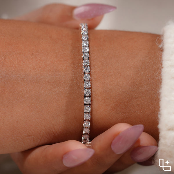 Emerald Cut Tennis Bracelet with Classic Diamond Links, 10 CT Diamond Weight, 14 g Metal Weight