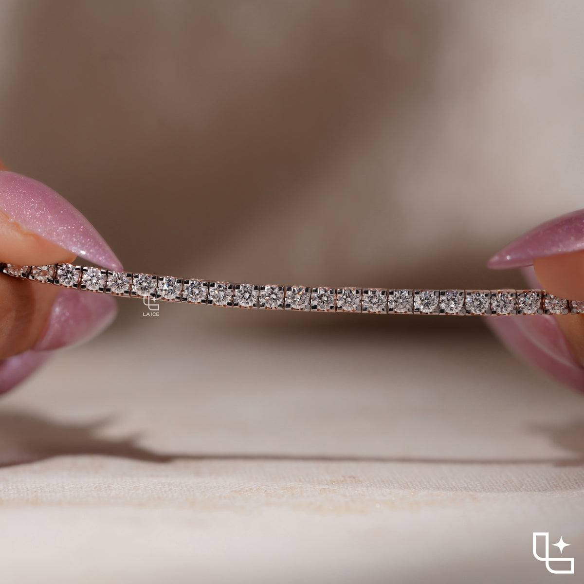 Emerald Cut Tennis Bracelet with Classic Diamond Links, 10 CT Diamond Weight, 14 g Metal Weight