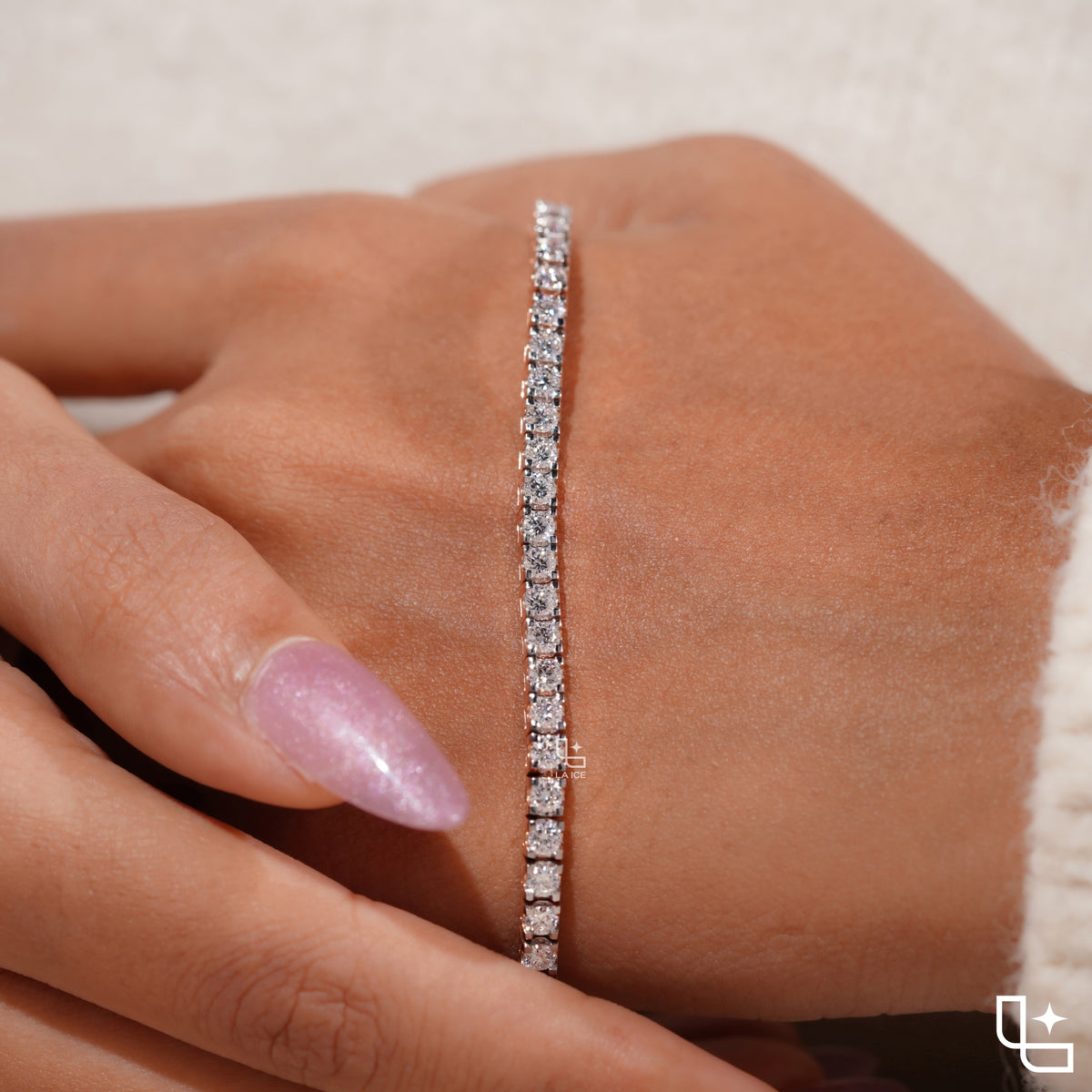 Emerald Cut Tennis Bracelet with Classic Diamond Links, 10 CT Diamond Weight, 14 g Metal Weight