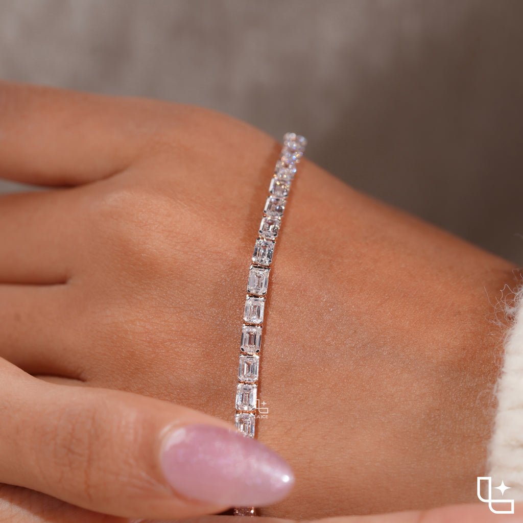Emerald Cut Tennis Bracelet with Classic Rectangular Stones, 14 CT Diamond Weight, 16 g Metal Weight