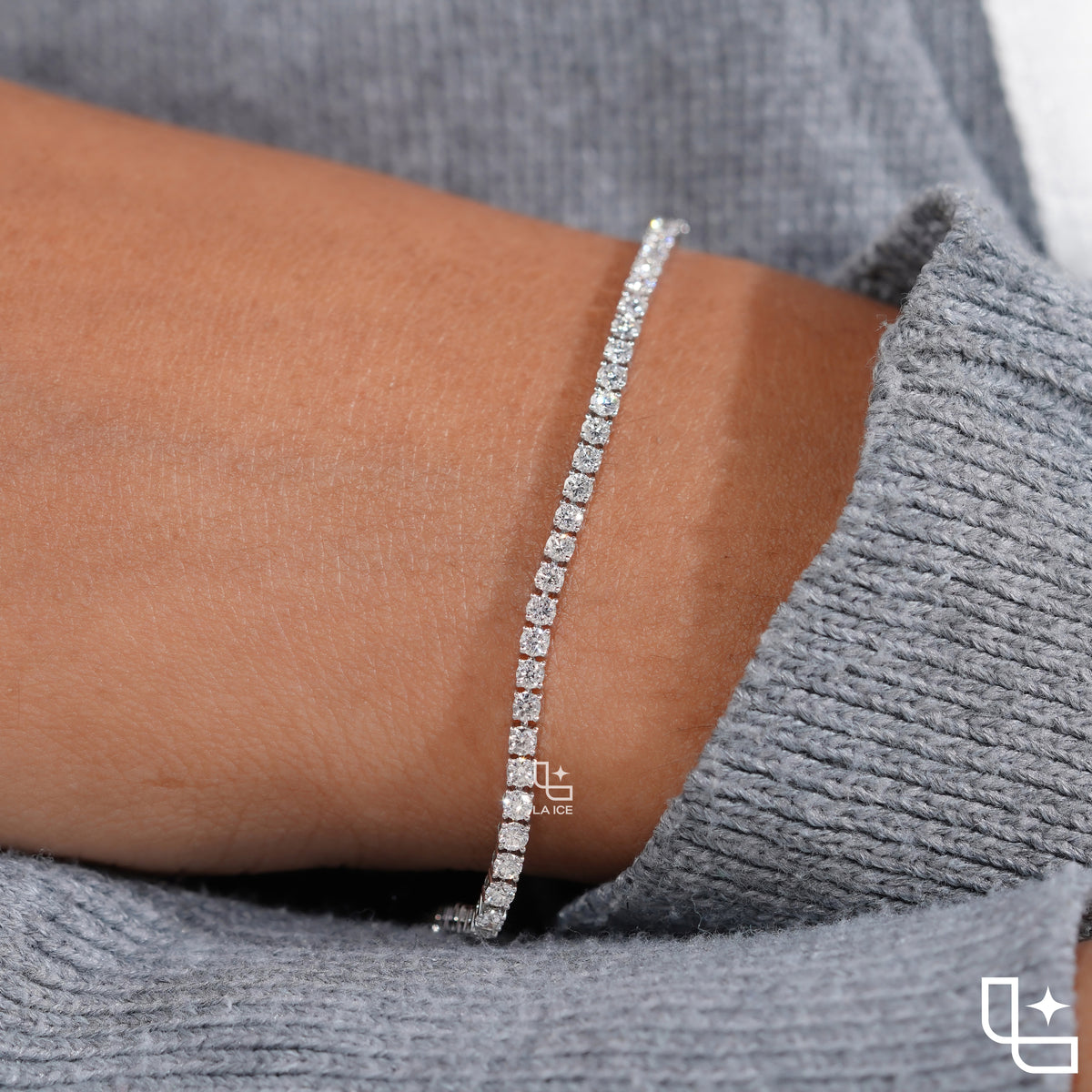Round Cut Tennis Bracelet with Classic Link Design, 3 CT Diamonds, 5 g Metal