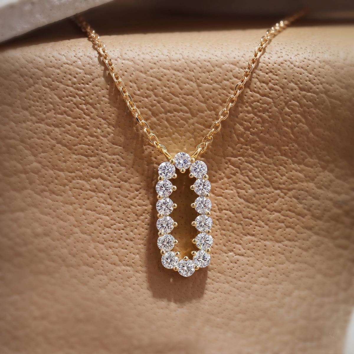 Oval Circle Pendant Necklace with Sparkling Round Stones, 2.00 CT Total Diamond Weight