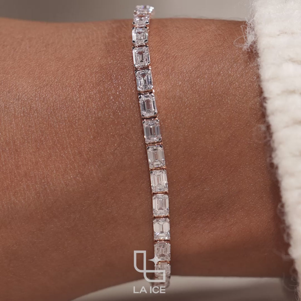 Emerald Cut Tennis Bracelet with Classic Rectangular Stones, 14 CT Diamond Weight, 16 g Metal Weight