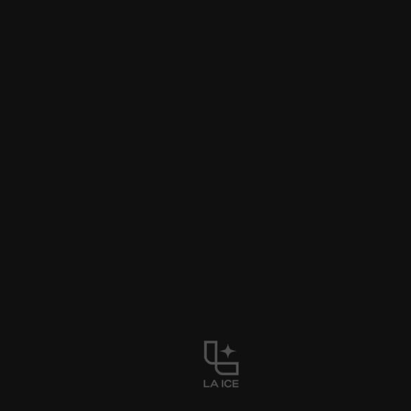 Elegant Round Solitaire Engagement Ring with Timeless Classic Design
